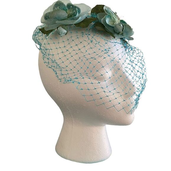 Elegant Blue Floral Veil Hat - Picture 3 of 6